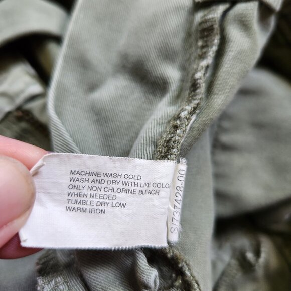 Gap Summer 2010 Olive Green Distressed Cargo Shorts Size 4 vintage 2000s y2k - Picture 9 of 16